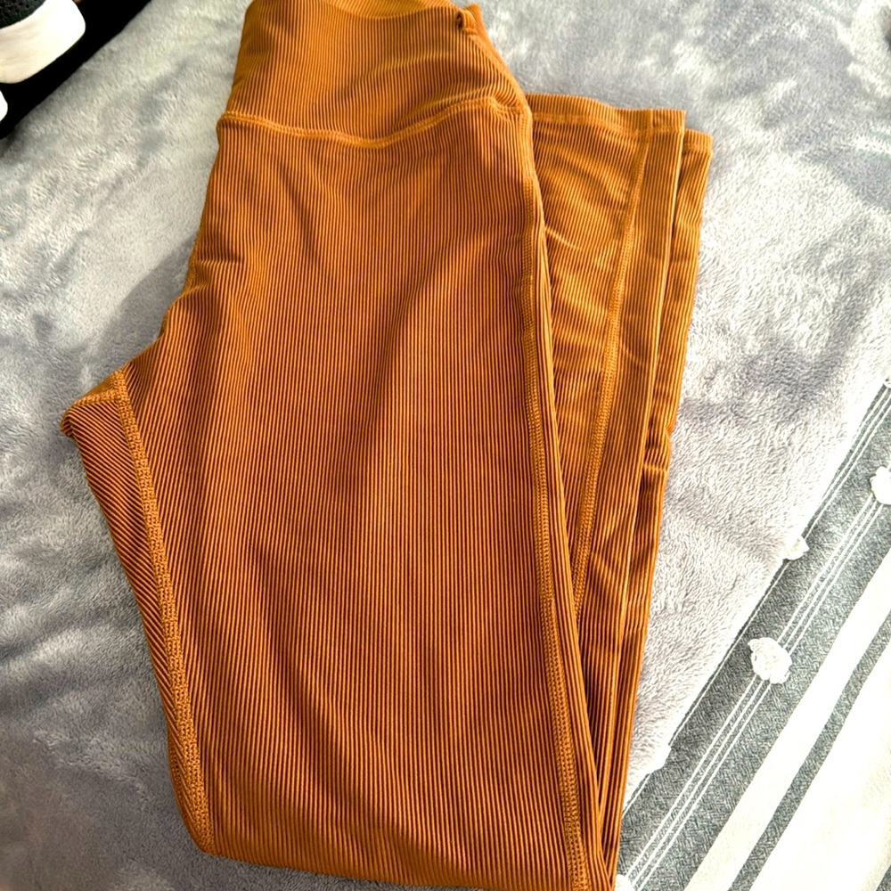 WEWOREWHAT Leggings color Cogñac, soft material, size S inseam 27”